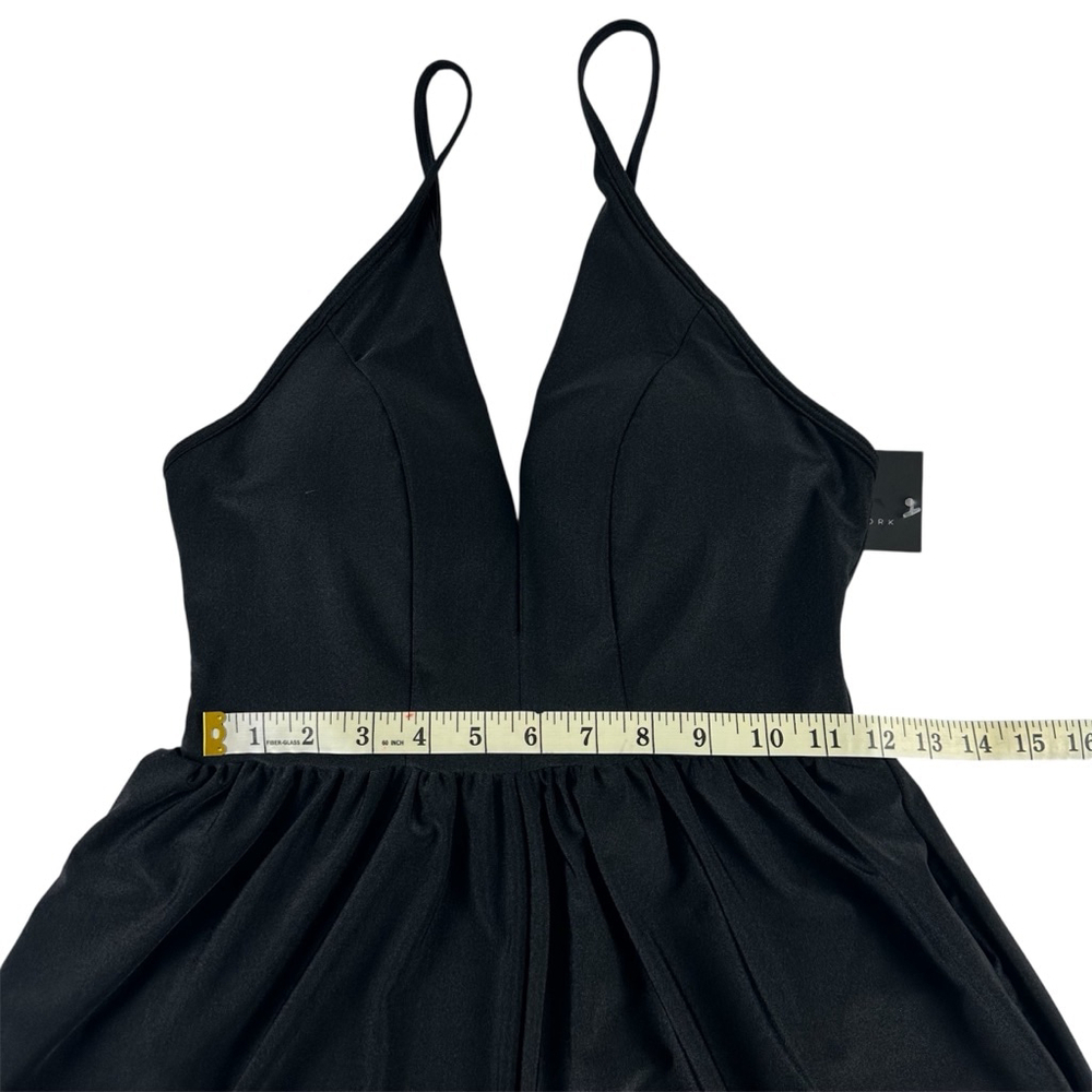 NWT Klassy Network Black V-Neck Wide Leg Jumpsuit Women’s Size Medium - Picture 8 of 10